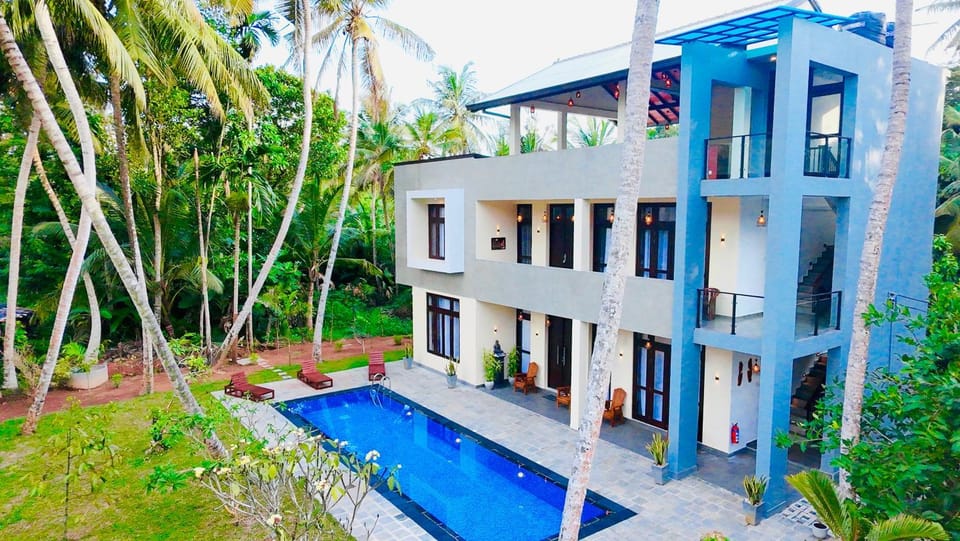 Property building, Garden, Garden view, Pool view, Swimming pool