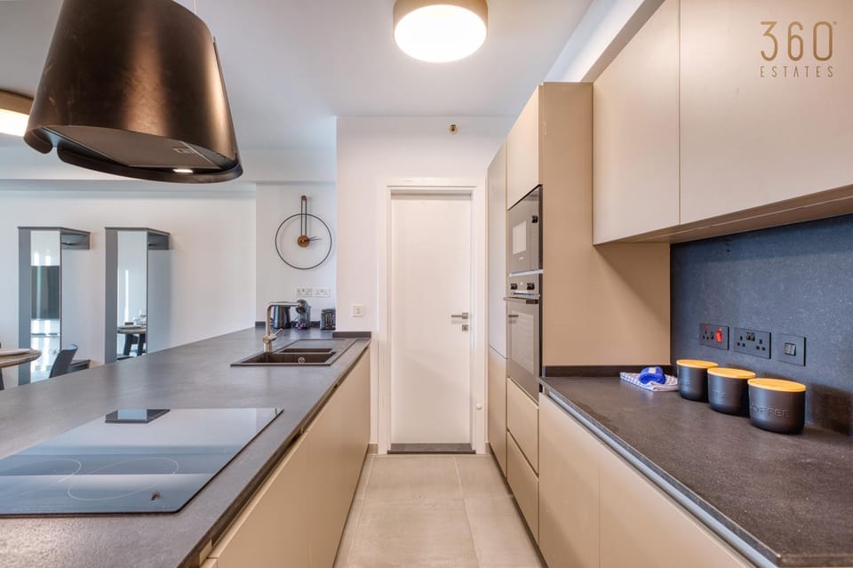 Bed, Kitchen or kitchenette, Photo of the whole room, Bedroom, stove