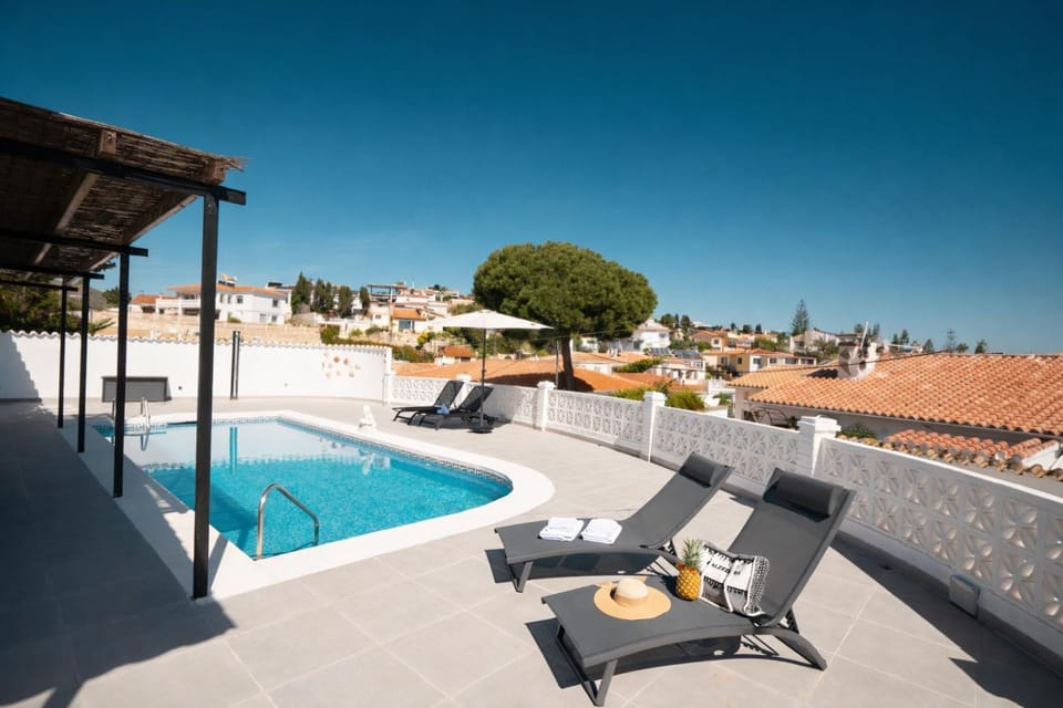 Balcony/Terrace, Sea view, Swimming pool, sunbed