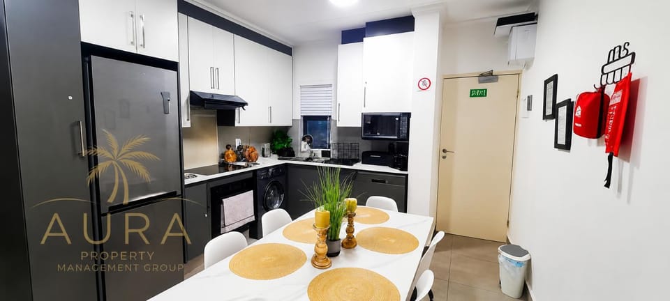 North Coast Retreat 3-Bed Secure Estate Pool Gym Backup Power Apartment in Dolphin Coast