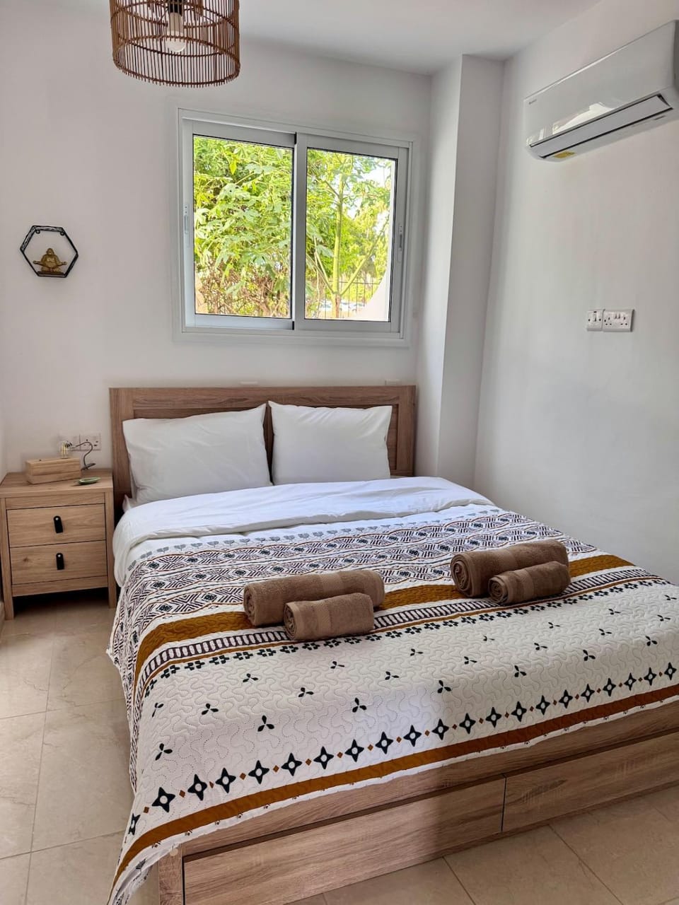 King's Beach Park - Unit 1 Stylish 1BR near Beach Apartment in Paphos