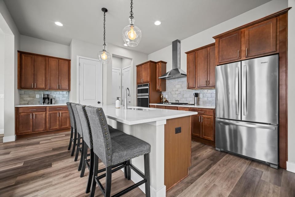 Rooftop Sunset Escape BBQ & Billiards Sleeps 8 House in Commerce City