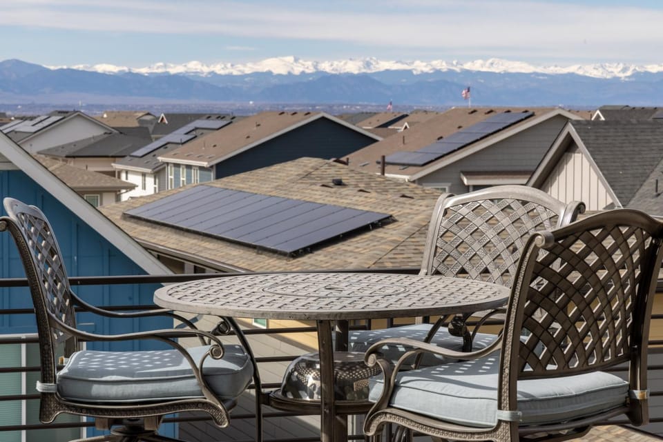 Rooftop Sunset Escape BBQ & Billiards Sleeps 8 House in Commerce City