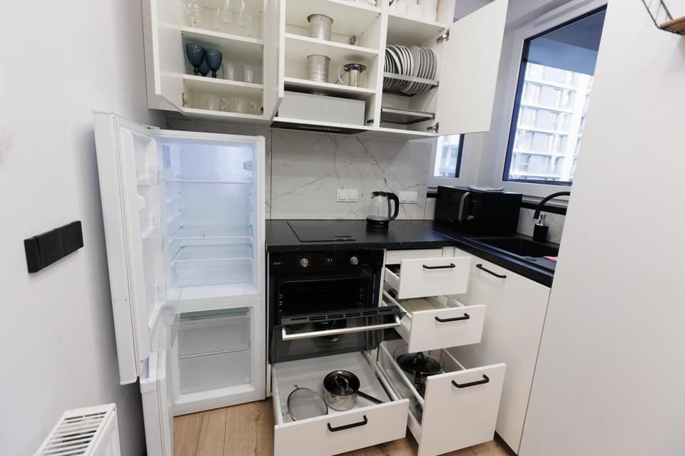 Kitchen or kitchenette, microwave, oven, pet friendly, stove