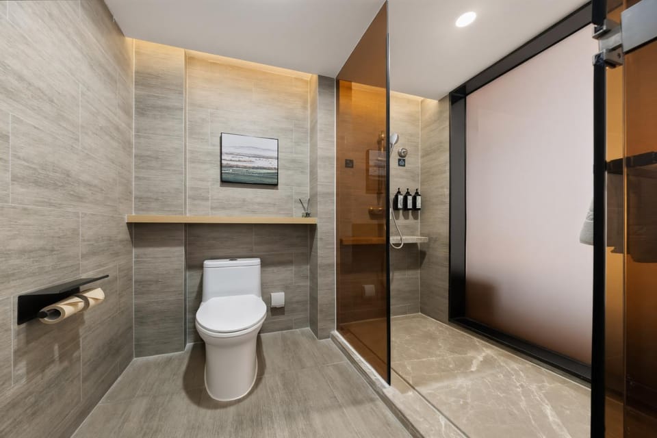 Shower, Toilet, Bathroom