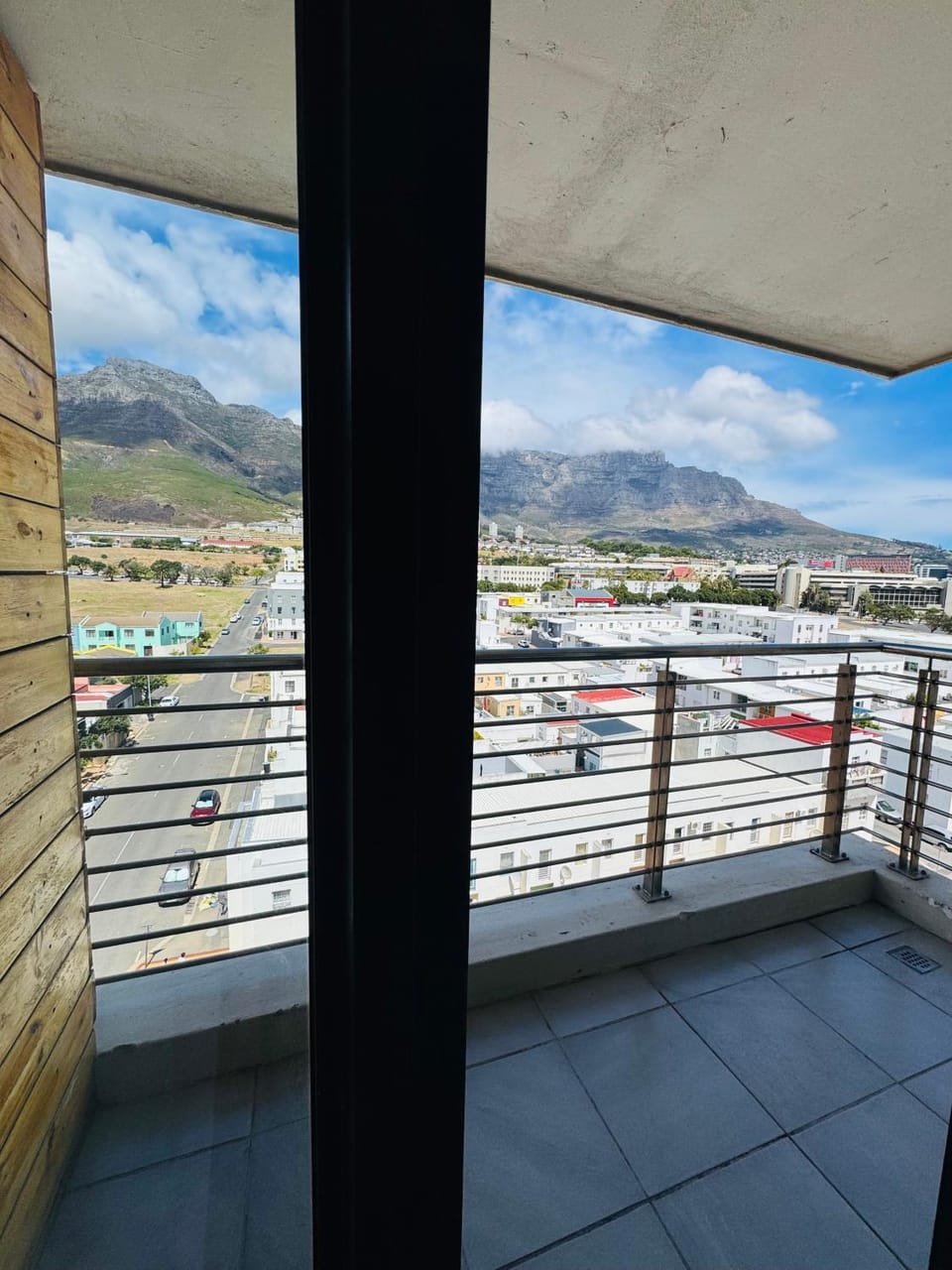 Modern City Stay with Table Mountain Views Apartment in Cape Town