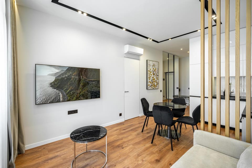Living room, Dining area, air conditioner