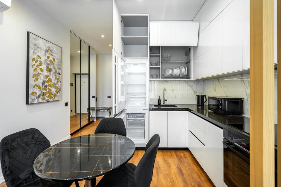 Kitchen or kitchenette, dishwasher, microwave, oven, pet friendly, stove