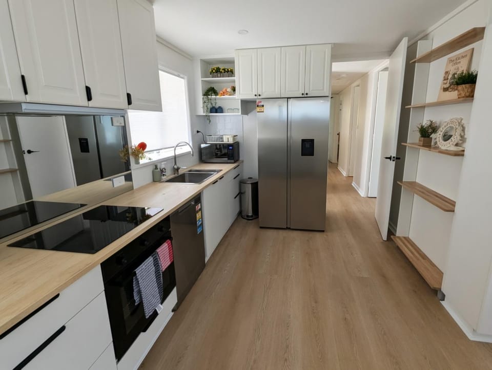 dishwasher, oven, pet friendly, stove, kitchen