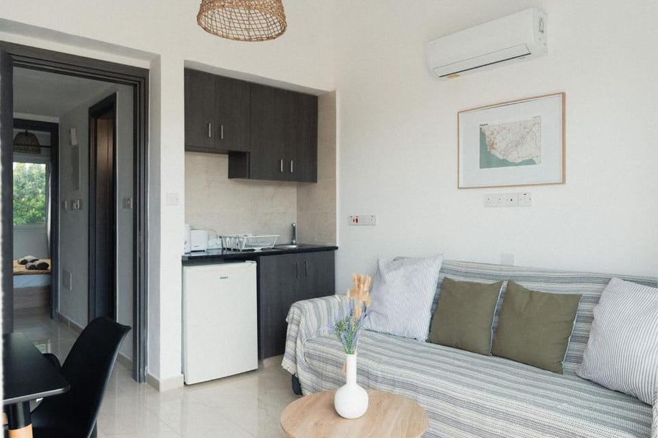 King's Beach Park Unit 2 - Elevated Coastal 1BR Apartment in Paphos