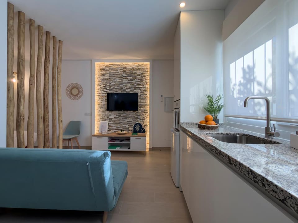 TV and multimedia, Kitchen or kitchenette