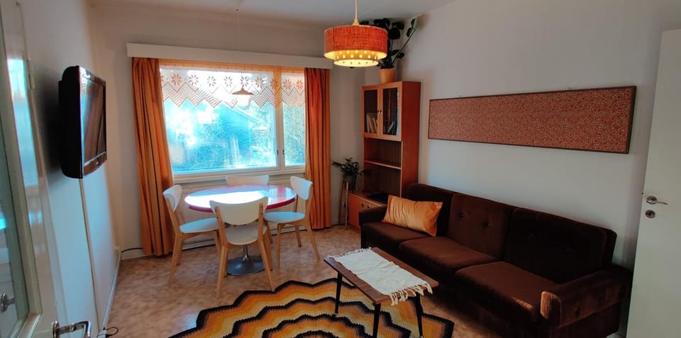 TV and multimedia, Living room, Seating area, Dining area
