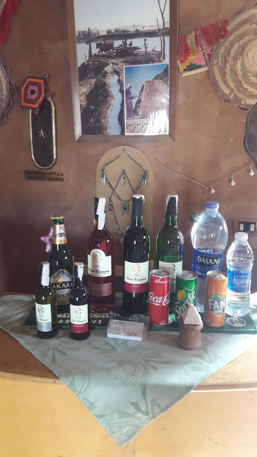 Lounge or bar, Drinks, Alcoholic drinks