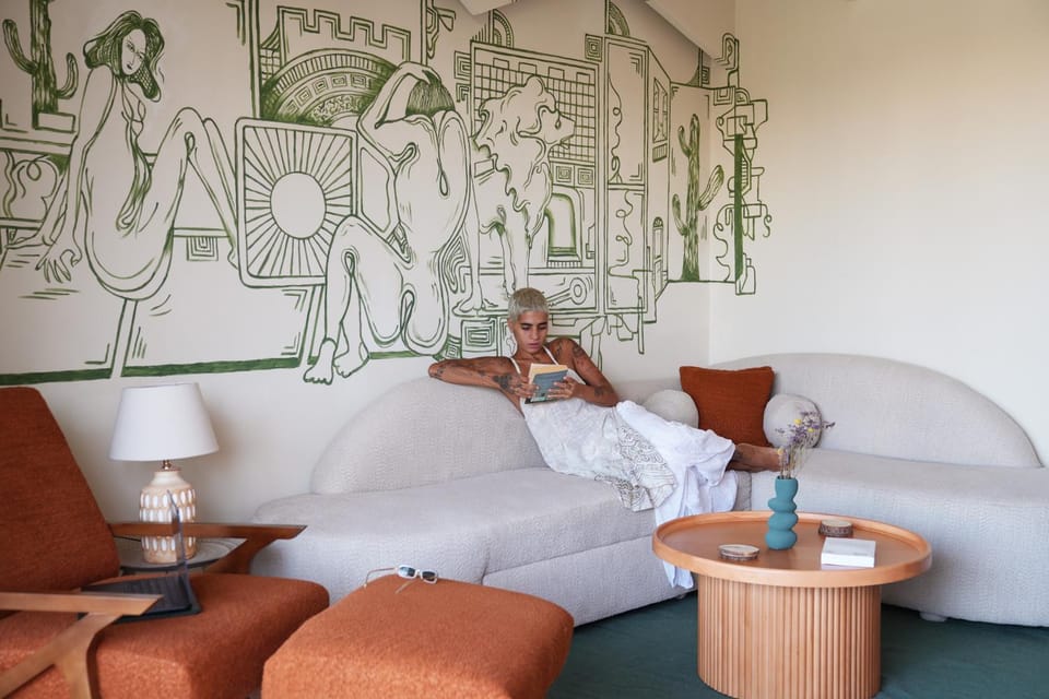 Living room, Seating area