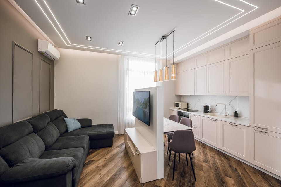 TV and multimedia, Living room, Dining area, air conditioner