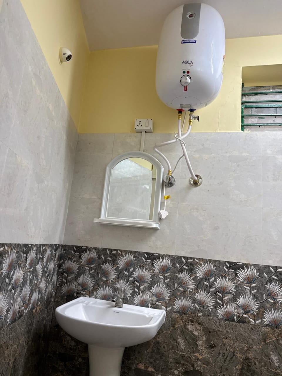 S6,Corner building Inn in Bengaluru