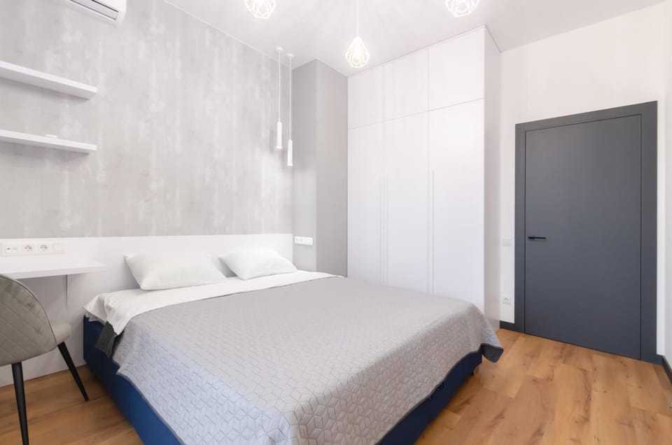 Bed, Bedroom, wardrobe, air conditioner