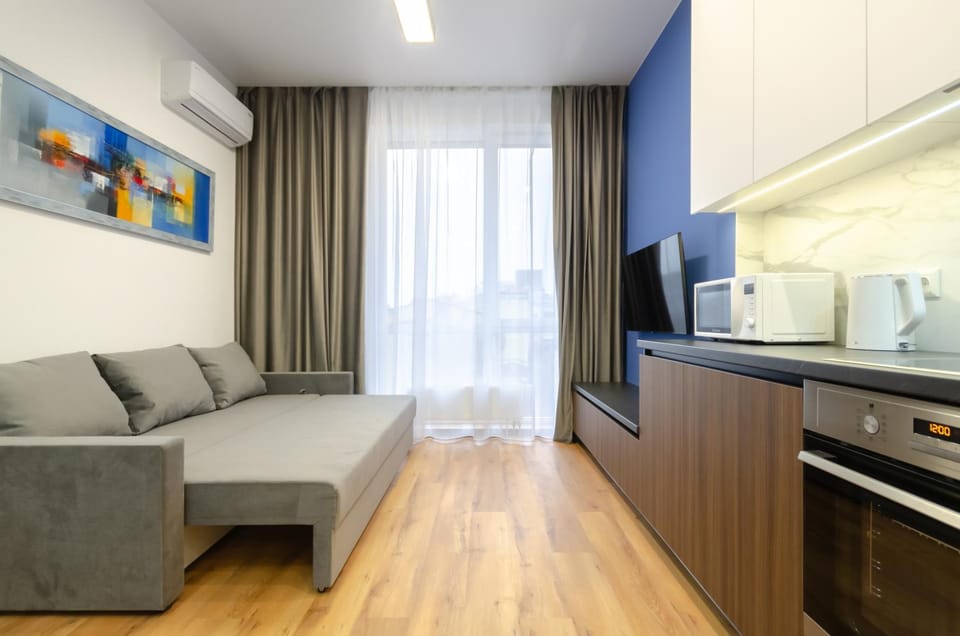 TV and multimedia, Living room, Seating area, microwave, pet friendly, air conditioner