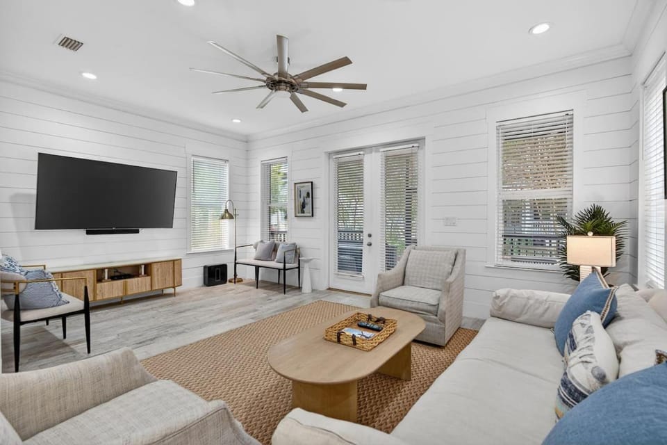 30A Oasis! Walk to beachpoolRosemary&Alys Beach House in Rosemary Beach