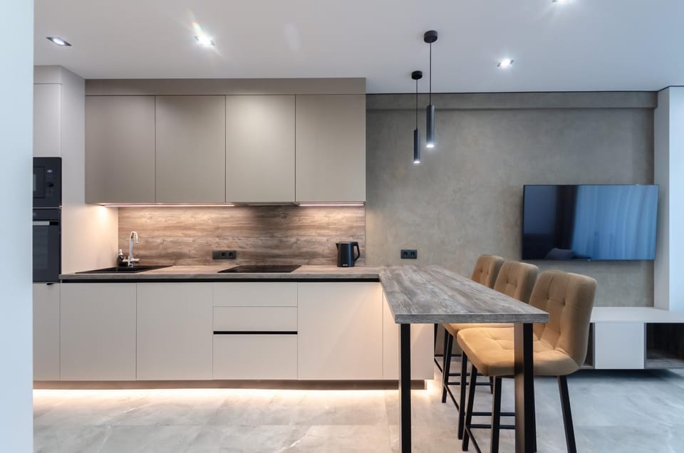 Dining area, pet friendly, stove