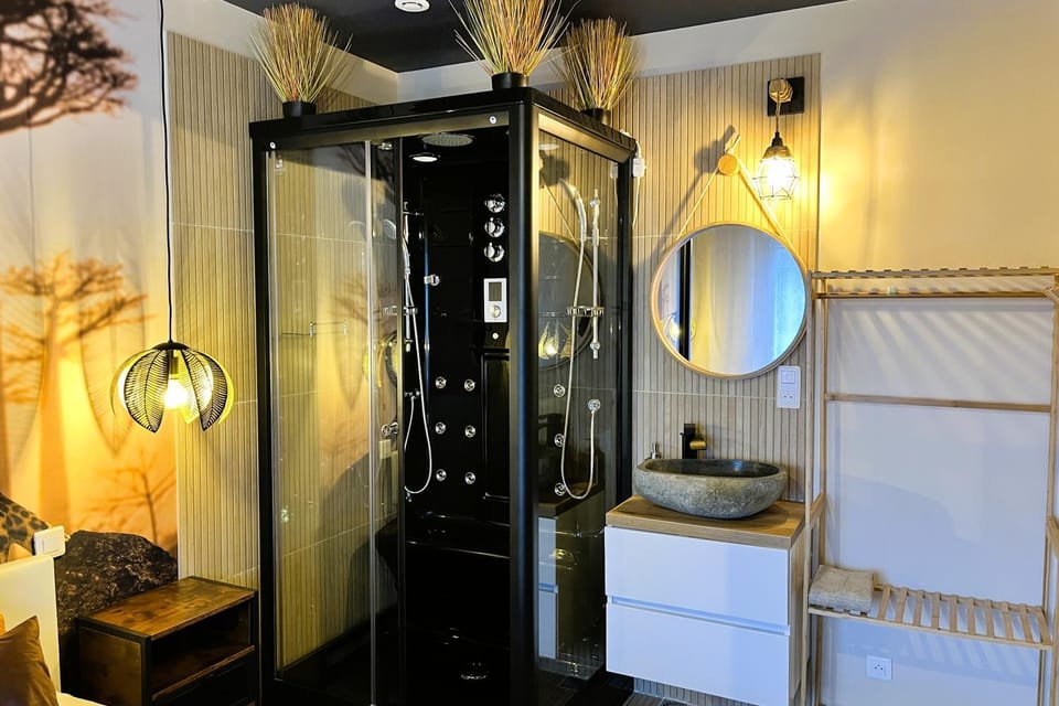 Shower, Steam room, Bathroom