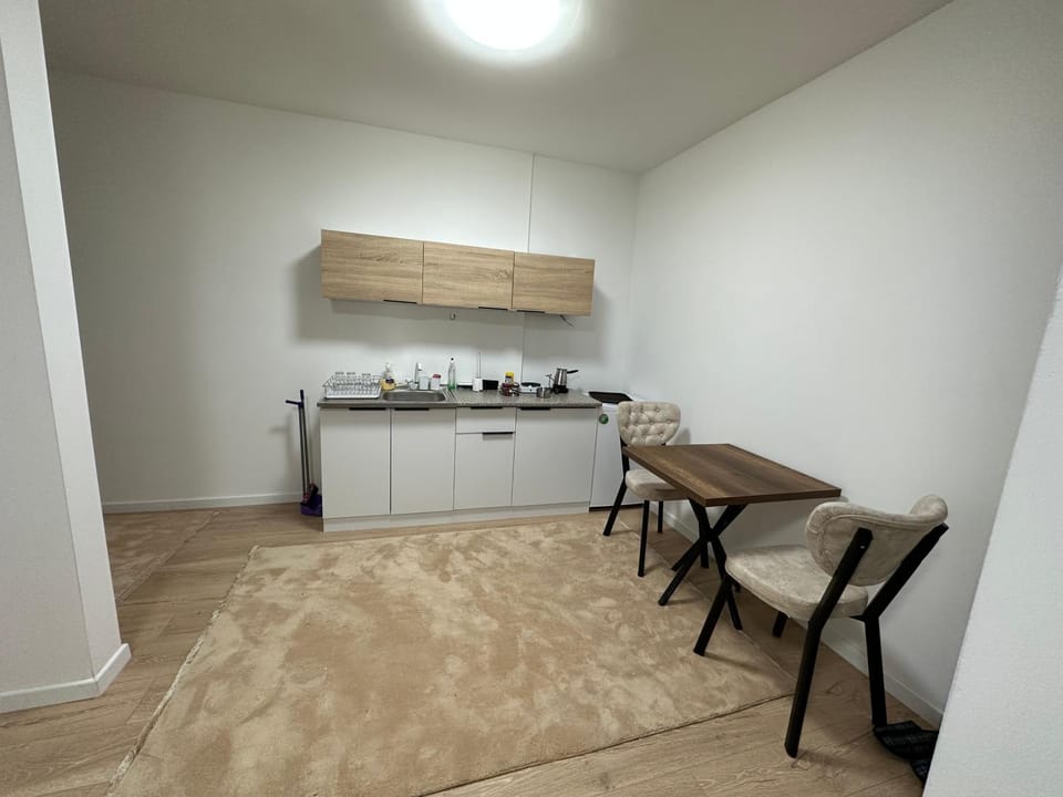 Kitchen or kitchenette, Seating area, kitchen
