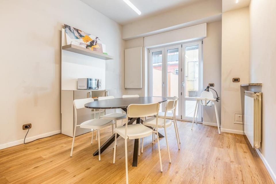 CINEMA Airport 6 MINUTE warmed Idropool and patio Apartment in Bergamo