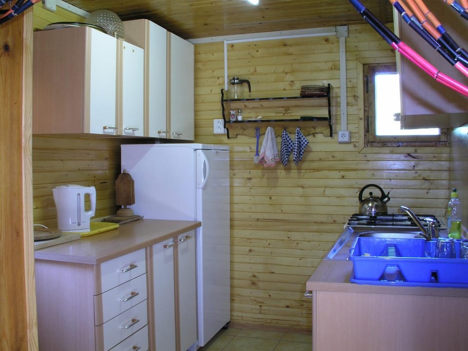 Kitchen or kitchenette, Communal kitchen