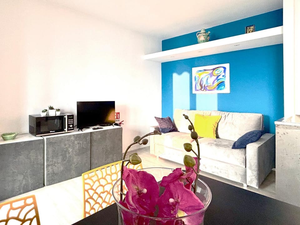 TV and multimedia, Living room, Dining area