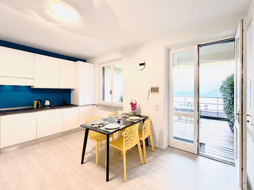 Kitchen or kitchenette, Dining area, kitchen