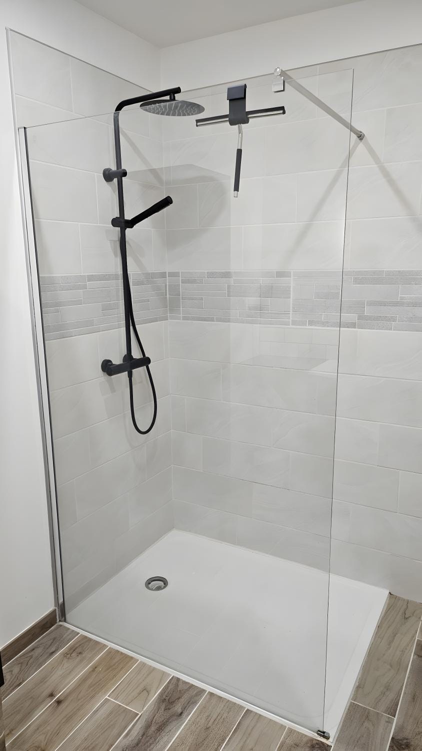 Bathroom, Living room