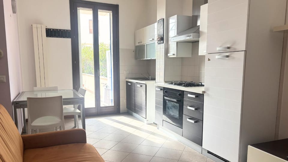 PP08 - Porto Potenza, bilocale con giardino a 100mt dal mare Apartment in Marche
