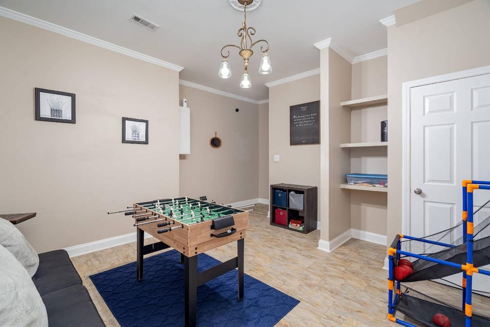 University Grand Estate + Executive Suite House in Concord