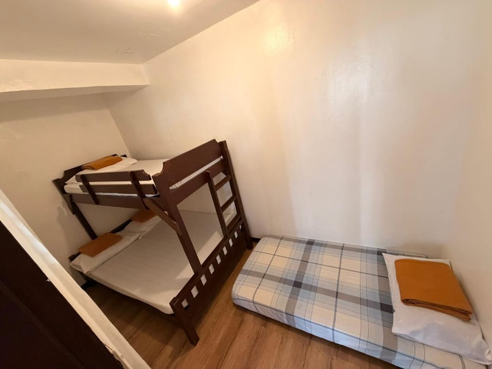 Our Lady of Lourdes Garden and Family Guest House Apartment in Baguio