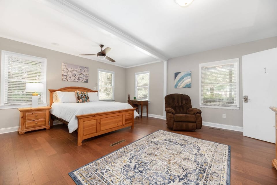 Peaceful Kannapolis Lodge House in Kannapolis