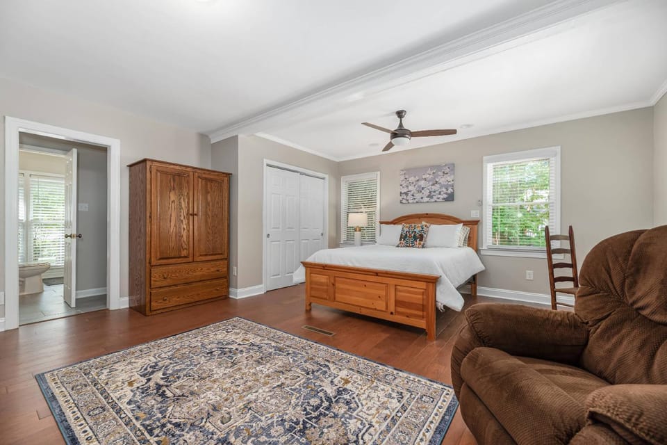 Peaceful Kannapolis Lodge House in Kannapolis