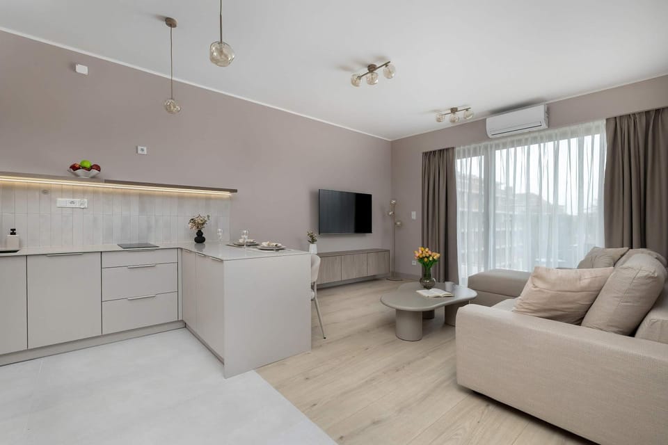 Kitchen or kitchenette, Living room