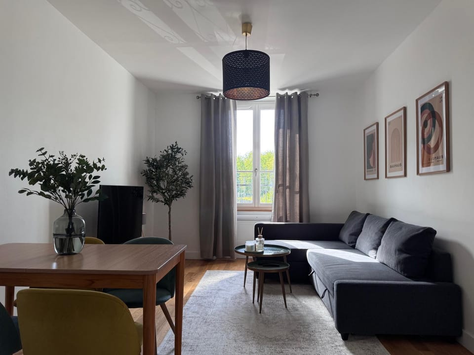 Cozy cocoon in the heart of town HEC & Tecomah Apartment in Île-de-France