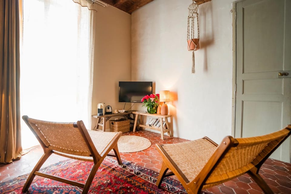 Living room, Seating area, Communal kitchen, Internal: Not applicable to any particular room