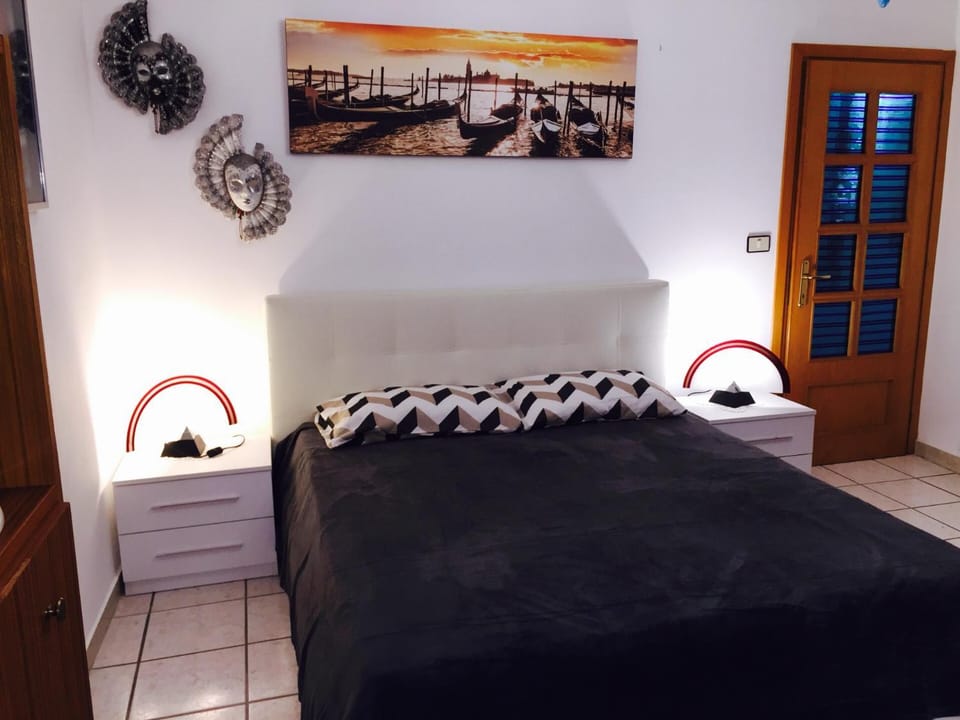 Bed, Decorative detail, Bedroom