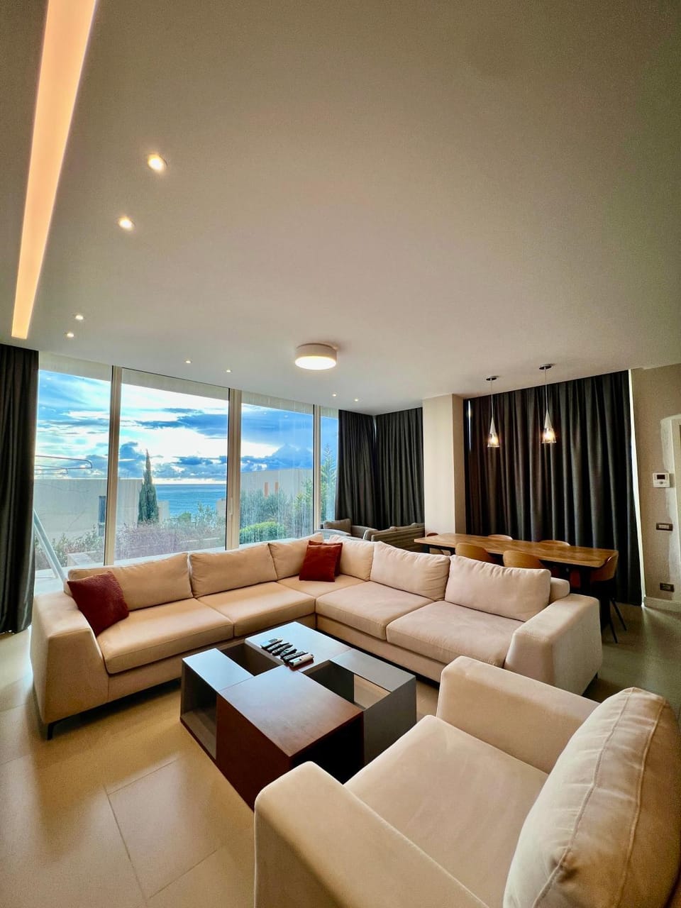 Living room, Seating area