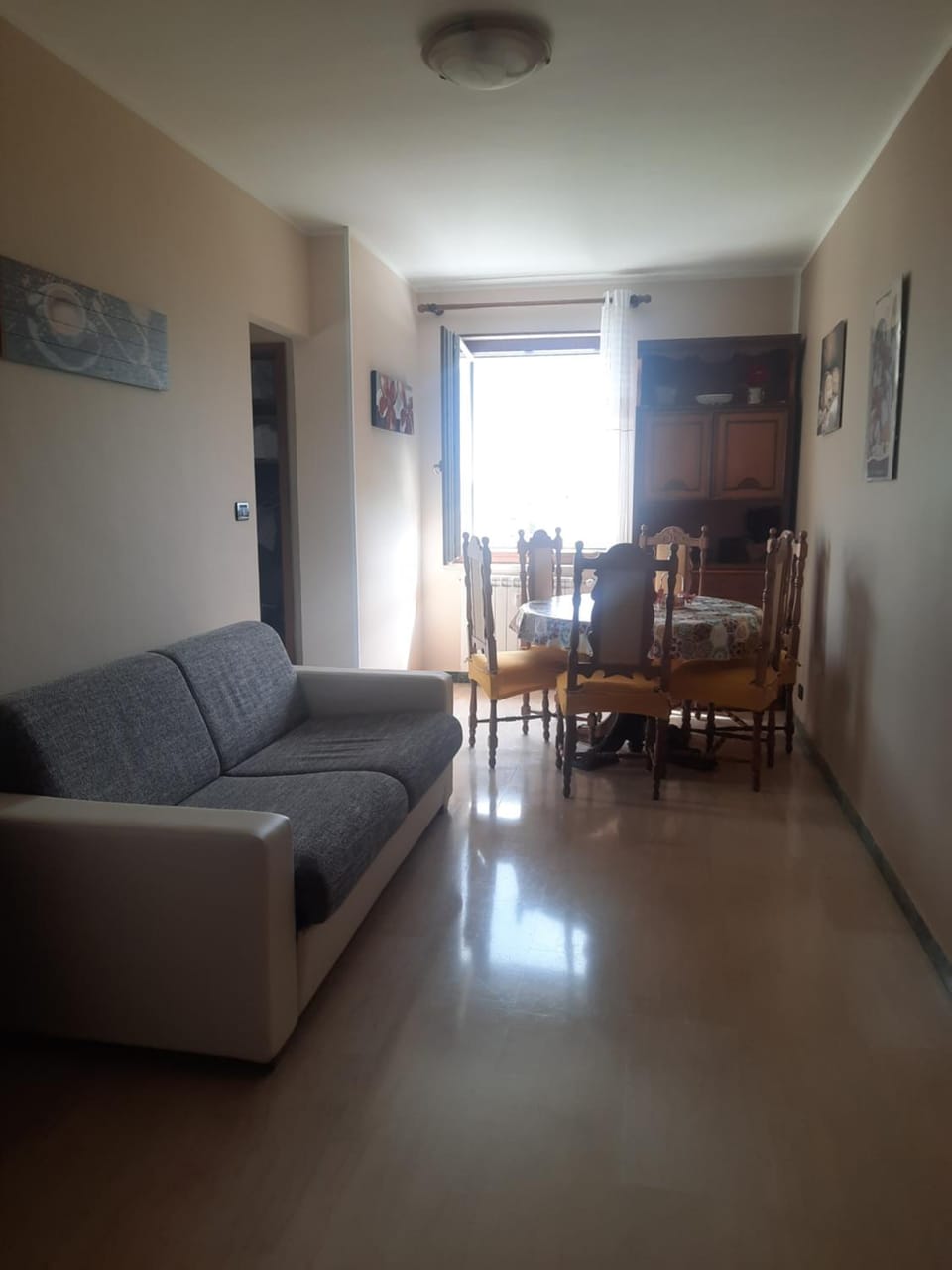 Seating area, Dining area