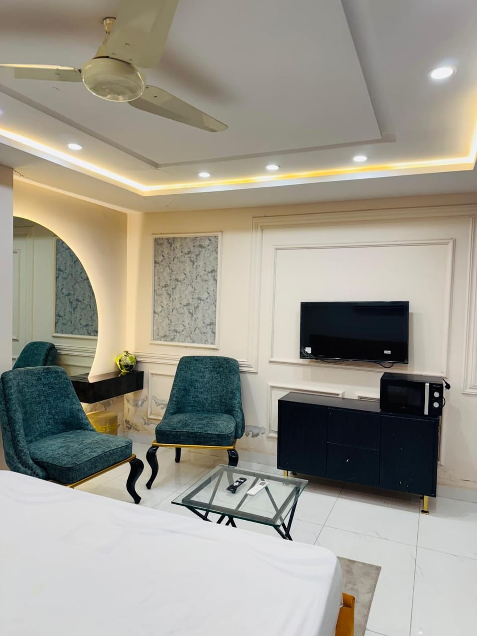Regency Crown Hotel Hotel in Punjab
