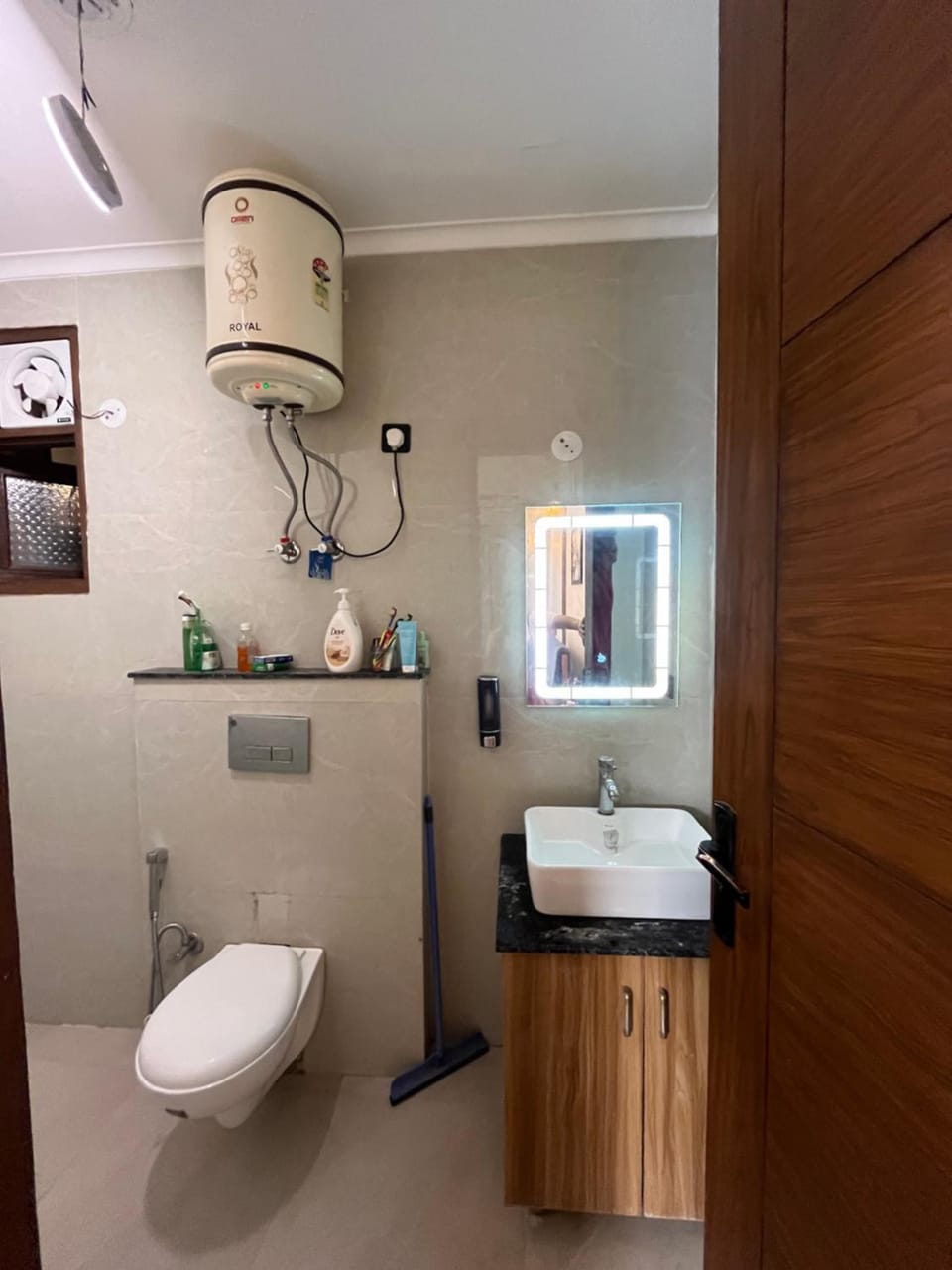 3BHK Independent Floor Apartment in New Delhi