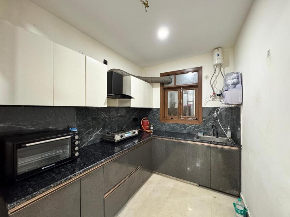 3BHK fully furnished apartment Apartment in New Delhi