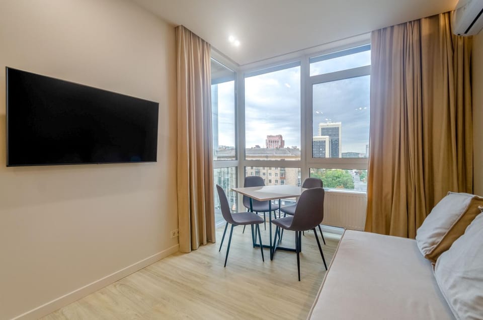 TV and multimedia, Living room, Dining area, air conditioner