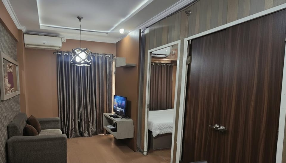 Communal lounge/ TV room, Living room