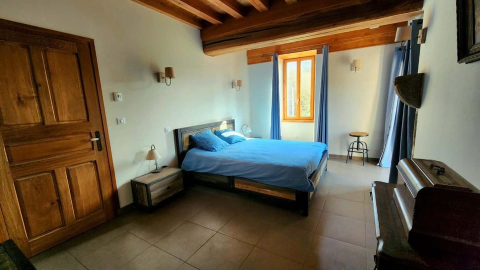 Property building, Living room, Bedroom