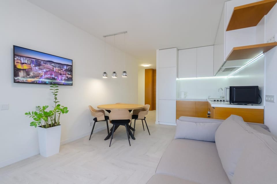 TV and multimedia, Living room, Dining area
