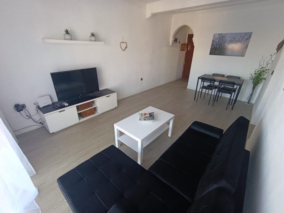 Sevilla Gateway a 10 min Sevilla y cerca aeropuerto, 3 habitaciones, 2 camas en cada habitación y sofá cama Apartment in Costa de la Luz